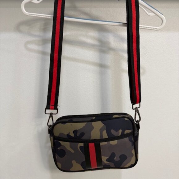 Handbags - Neoprene Crossbody - Camouflage